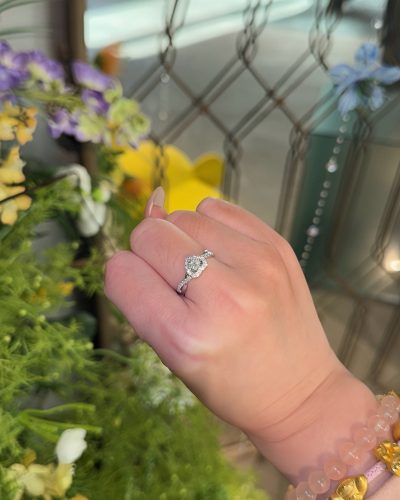 Eternal Heart-Shaped Lab-Grown Diamond Engagement Ring photo review