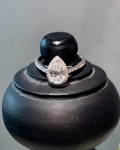 Eternal Drop Pear-Shaped Lab-Grown Diamond Engagement Ring photo review