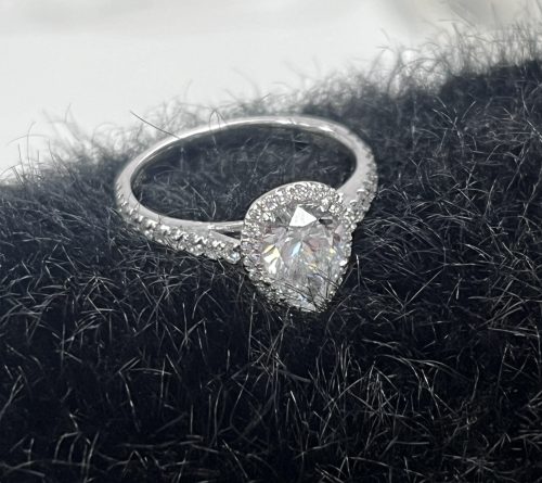 Eternal Bloom Round Lab-Grown Diamond Engagement Ring photo review